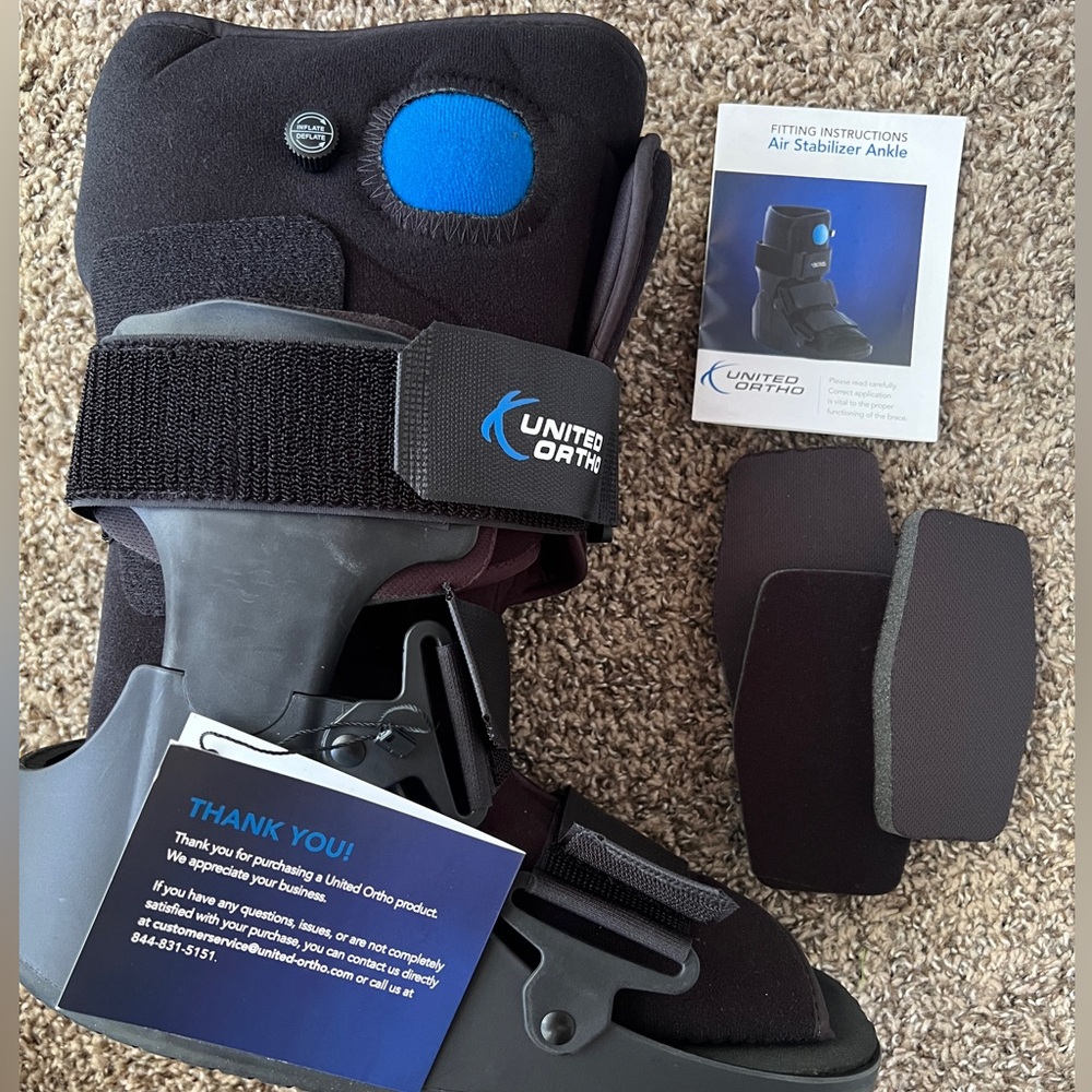 United Ortho Short Air Cam Walker Fracture Boot, Medium Black